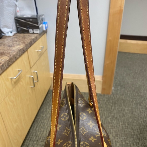 Louis Vuitton Totally MM Bag - Picture 11 of 16